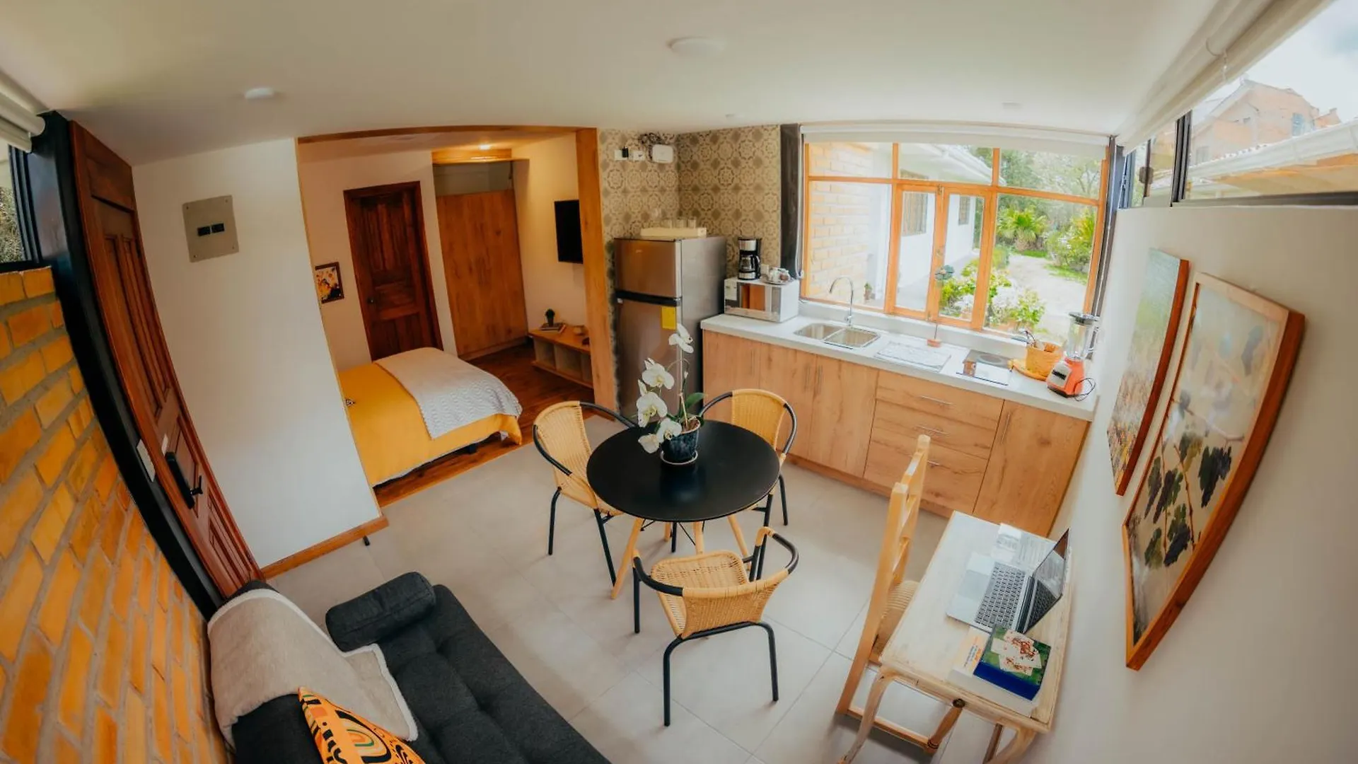 El Jardin, Parqueadero, Wi-Fi & Smarttv2 Villa Cuenca Holiday home