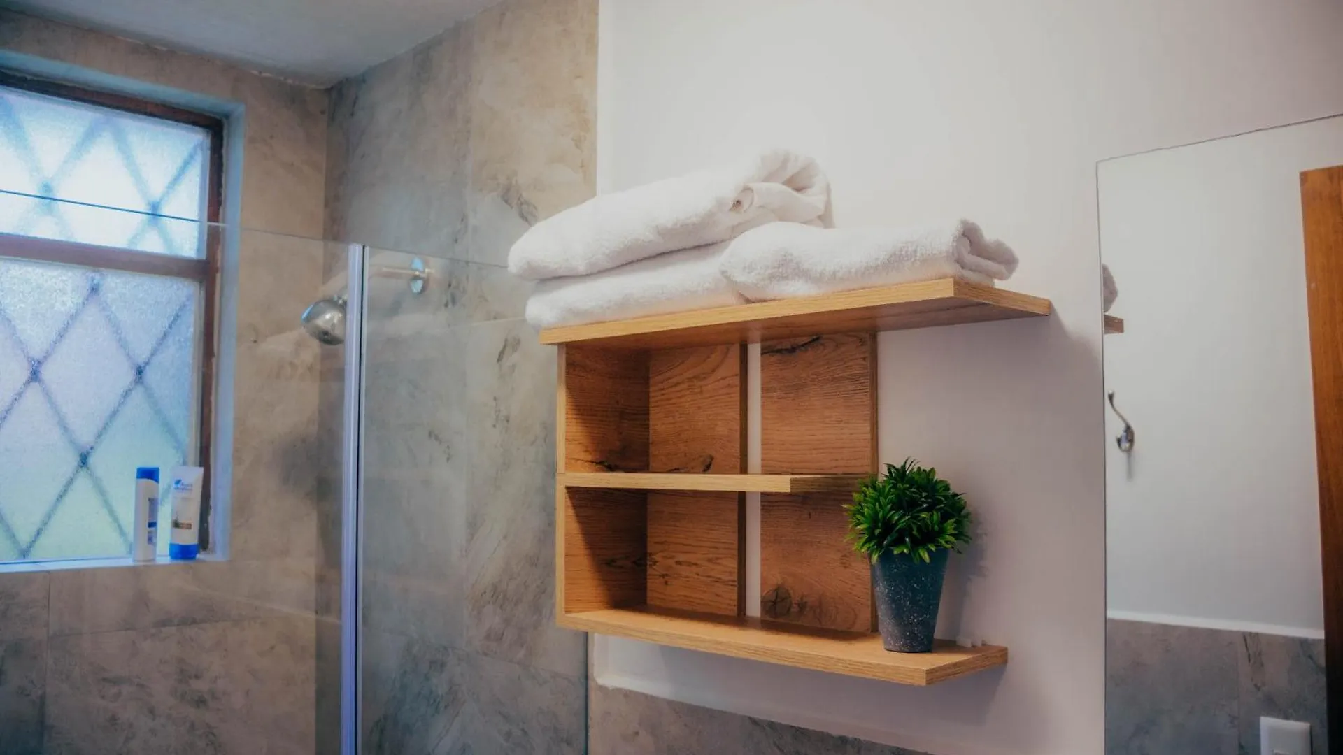 Holiday home El Jardin, Parqueadero, Wi-Fi & Smarttv2 Villa Cuenca