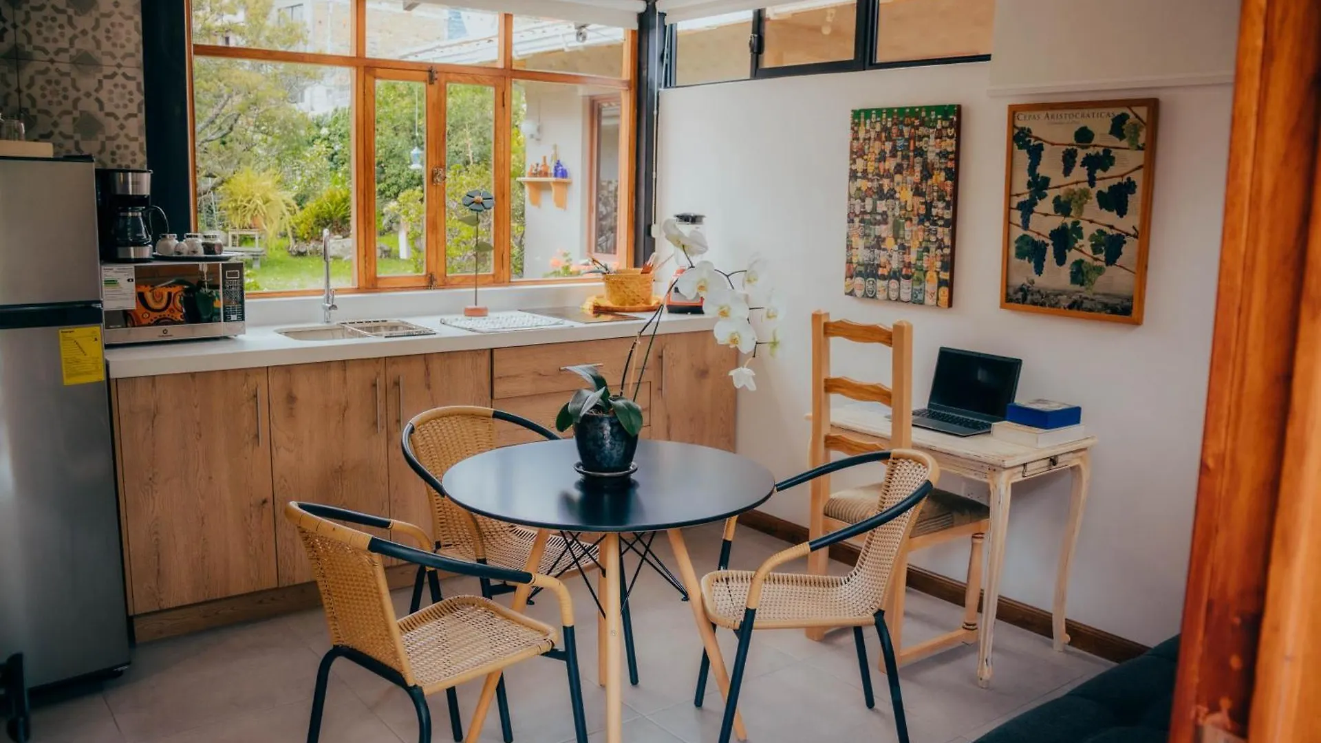 El Jardin, Parqueadero, Wi-Fi & Smarttv2 location